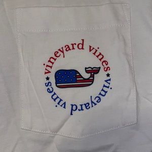 vineyard vines t-shirt